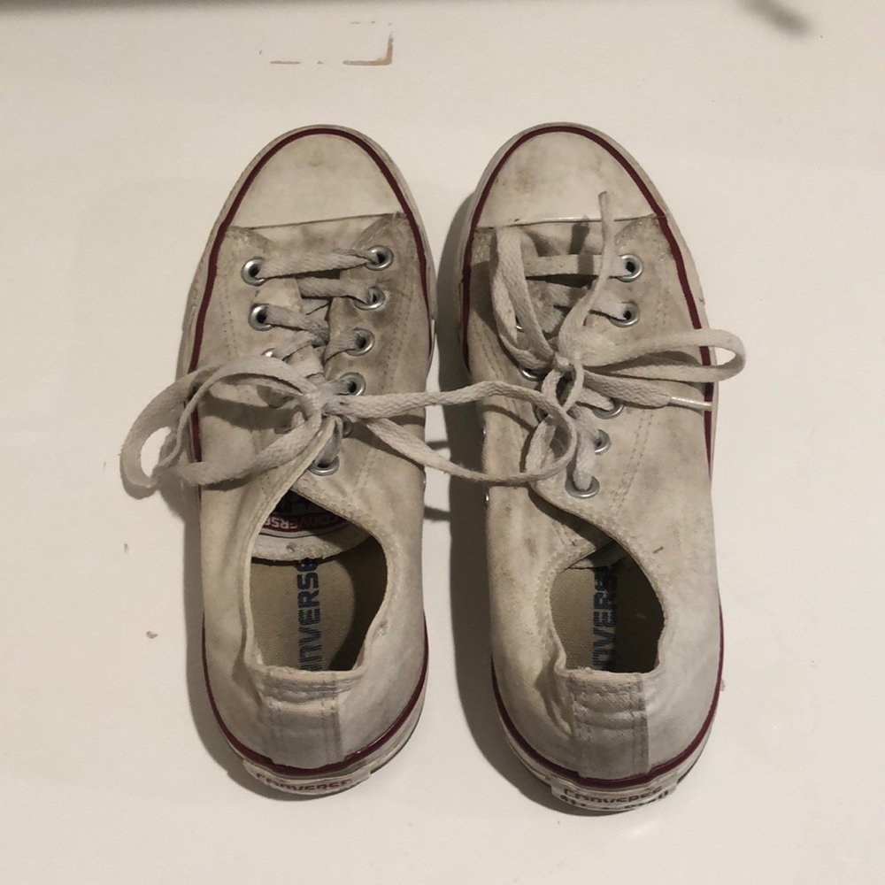 Low top white converse
